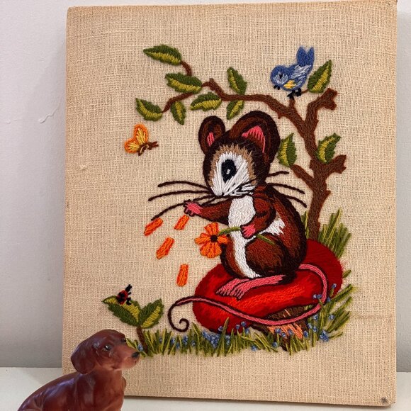 1960's Crewel Embroider Woodland Mouse and Friends  Art Piece on Wooden Frame - Picture 7 of 8